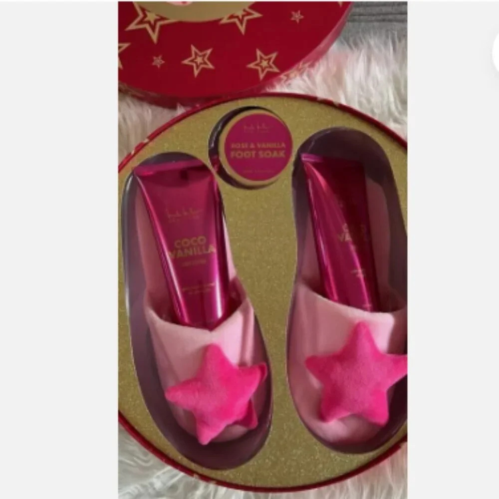 NEW Nicole Miller 4pc Foot Care Spa Gift set - Picture 3 of 4